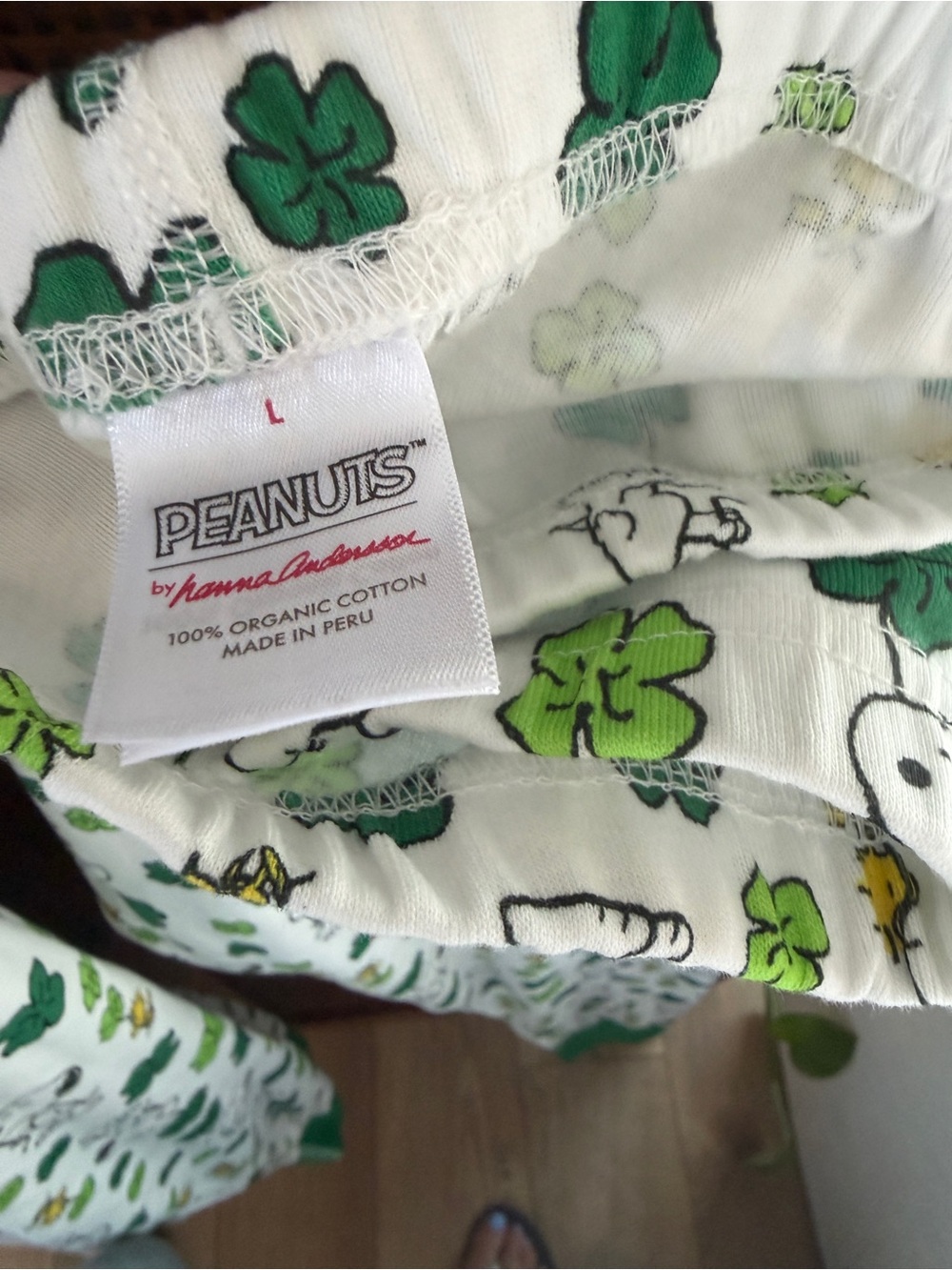 Hanna Andersson Peanuts White & Green Snoopy Four Leaf Clover Adult Pajama Set - Picture 5 of 9